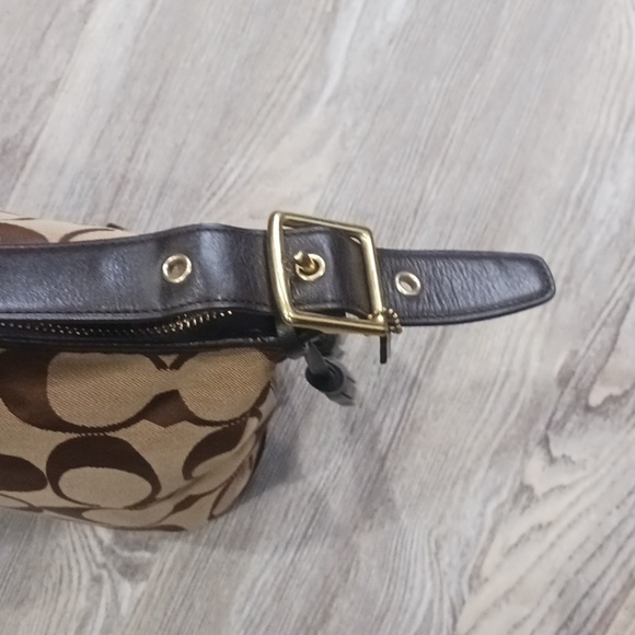 Coach Dark Brown/Beige Signature Canvas and Leather Legacy Hobo - Picture 12 of 16